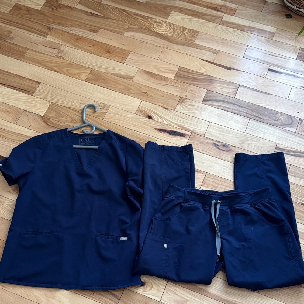 Figs navy blue set